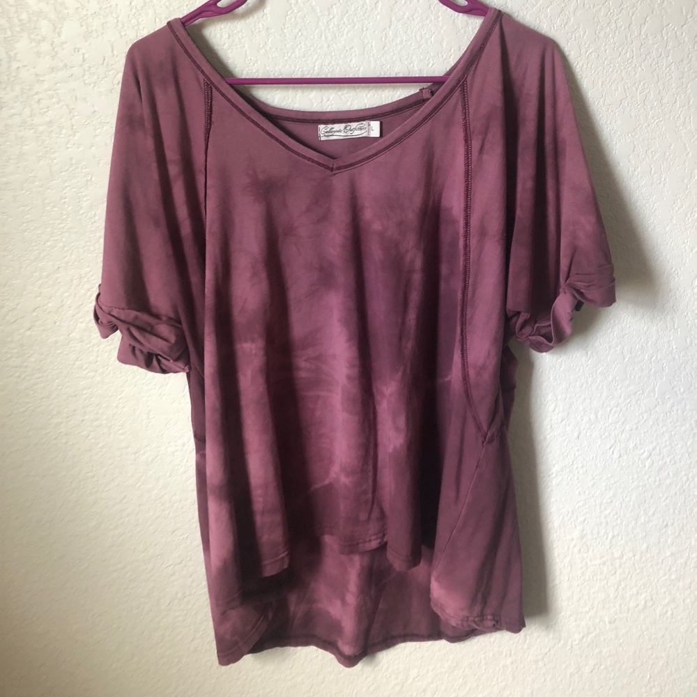 maroon tee